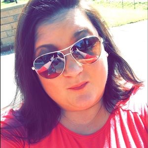 Meet your Posher, Leslie